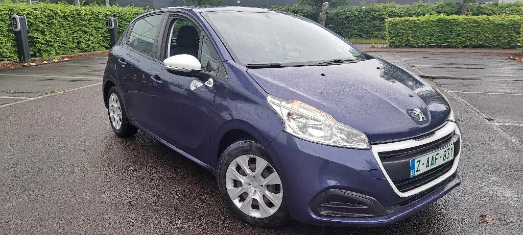 Peugeot 208 Like 5d - airco - 4700 euro gekeurd, Auto's, Voorwielaandrijving, Euro 5, Stof, Blauw