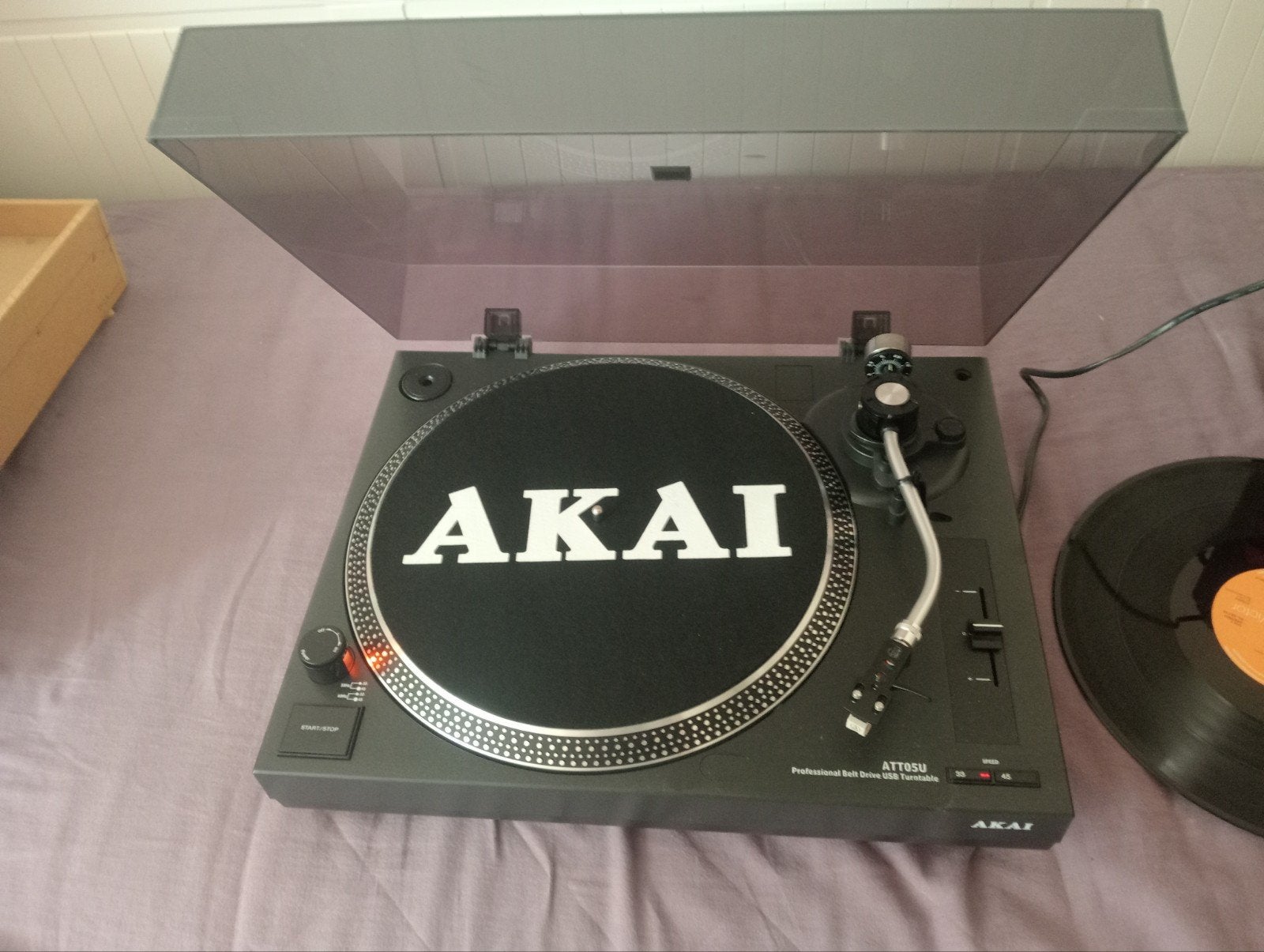 AKAI ATT05U platenspeler  ZEER GOEDE TOESTAND, Ophalen of Verzenden, Zo goed als nieuw, USB-aansluiting, Platenspeler