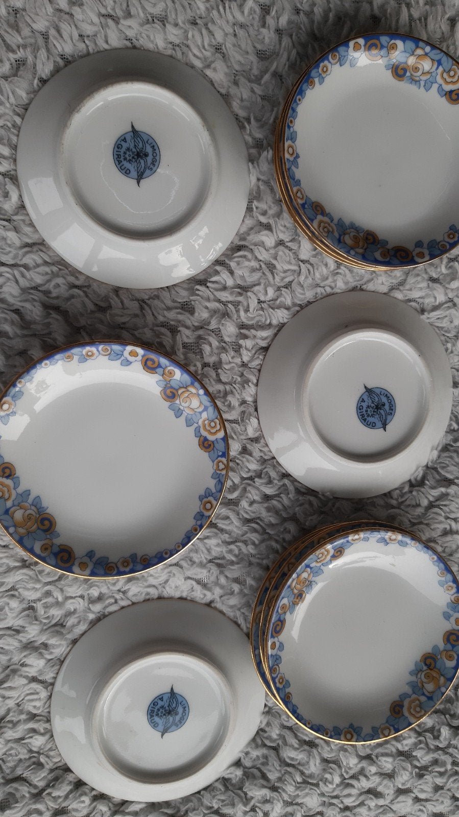 12 mini-assiettes en porcelaine de Limoges France, Enlèvement ou Envoi