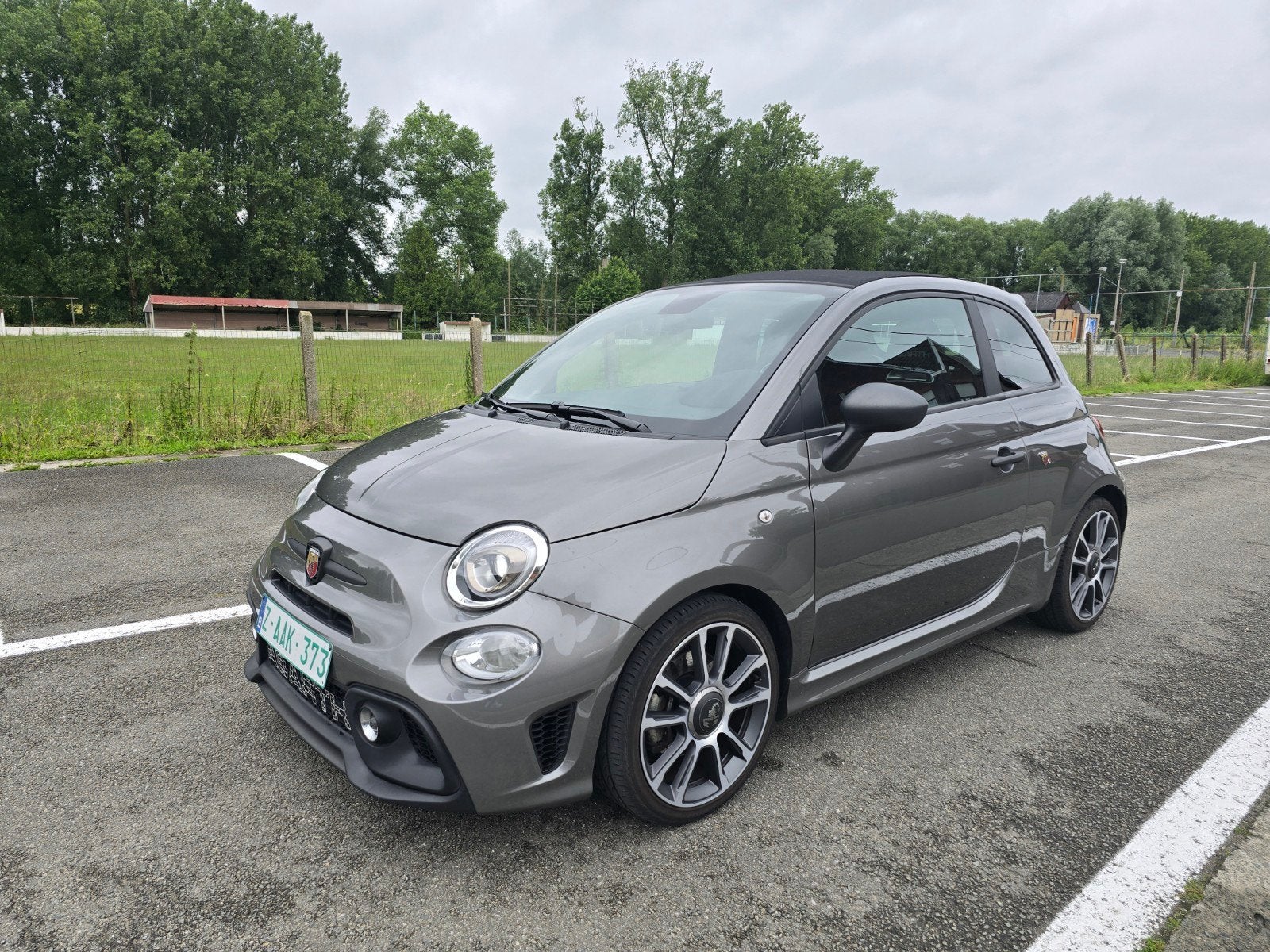 Abarth 595C Turismo 17093km!!! 2023 reeds gvv, Auto's, Voorwielaandrijving, 4 zetels, Cabriolet, Leder