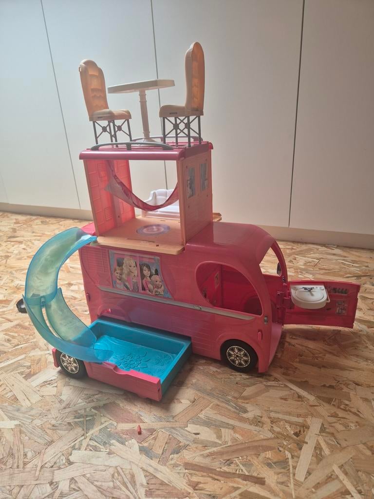 Barbie droomcamper, Ophalen
