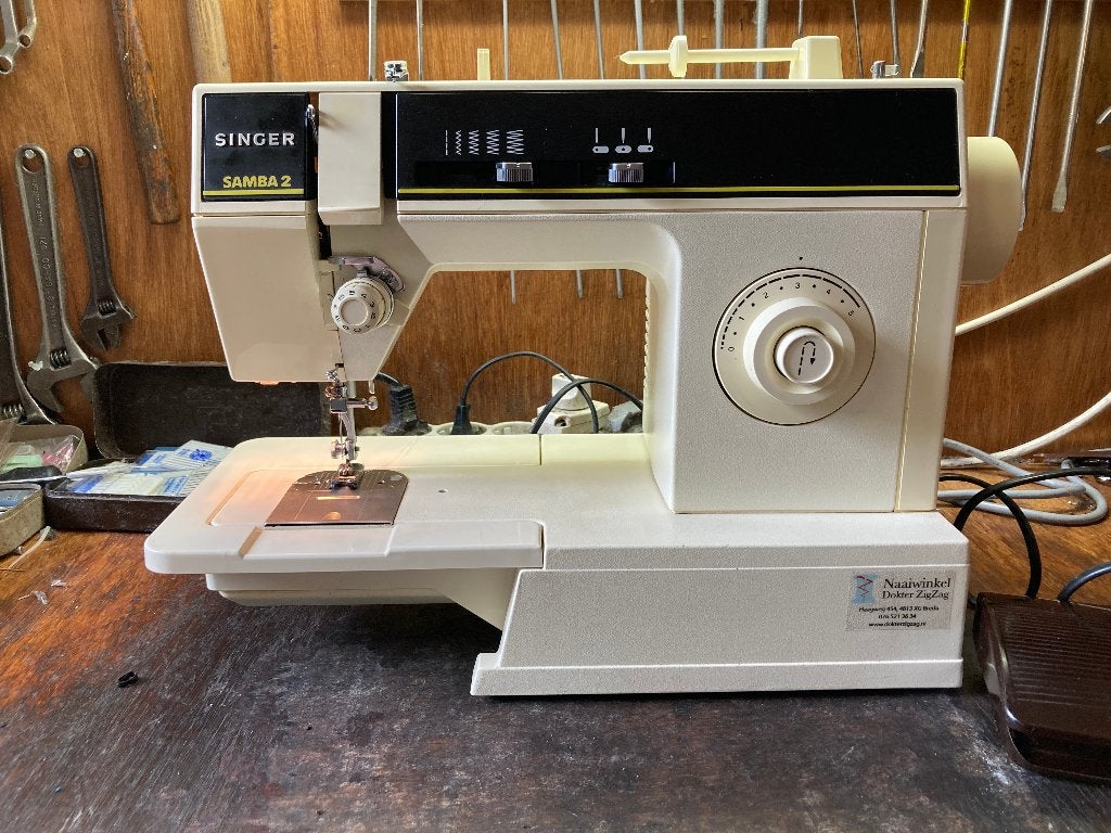 Singer Samba 2 naaimachine - eenvoud en degelijkheid!, Hobby en Vrije tijd, Naaimachines en Toebehoren, Gebruikt, Naaimachine