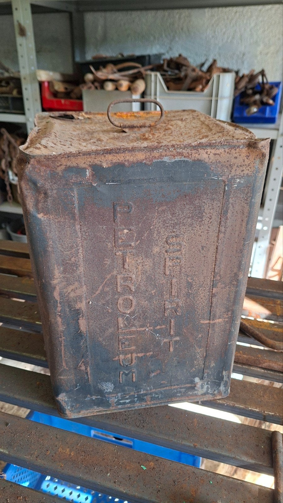 Oud petroleumblik vr lamp mancave, Ophalen