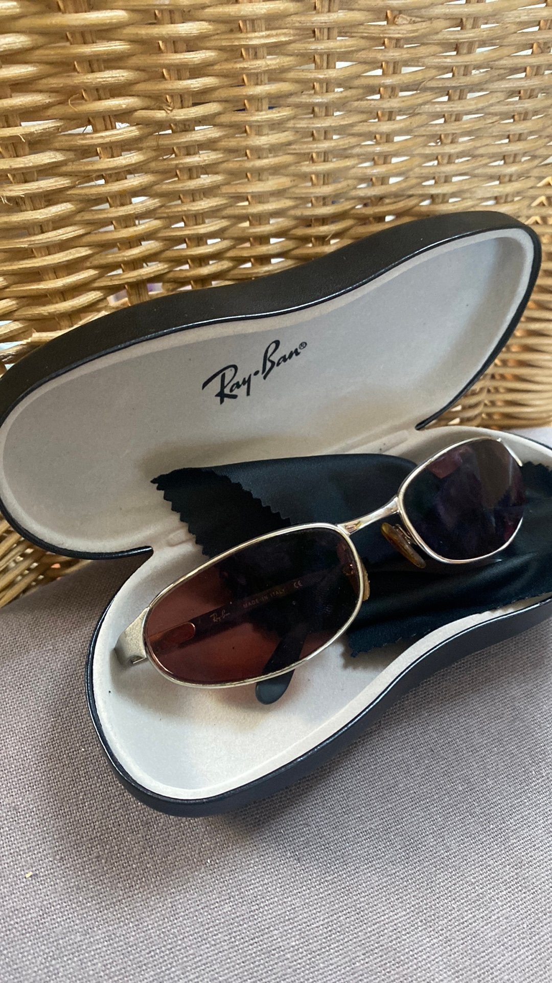 Étui rigide RayBan RB3142 PS Sport MR plus, Bijoux, Sacs & Beauté, Enlèvement ou Envoi, Comme neuf, Lunettes de soleil