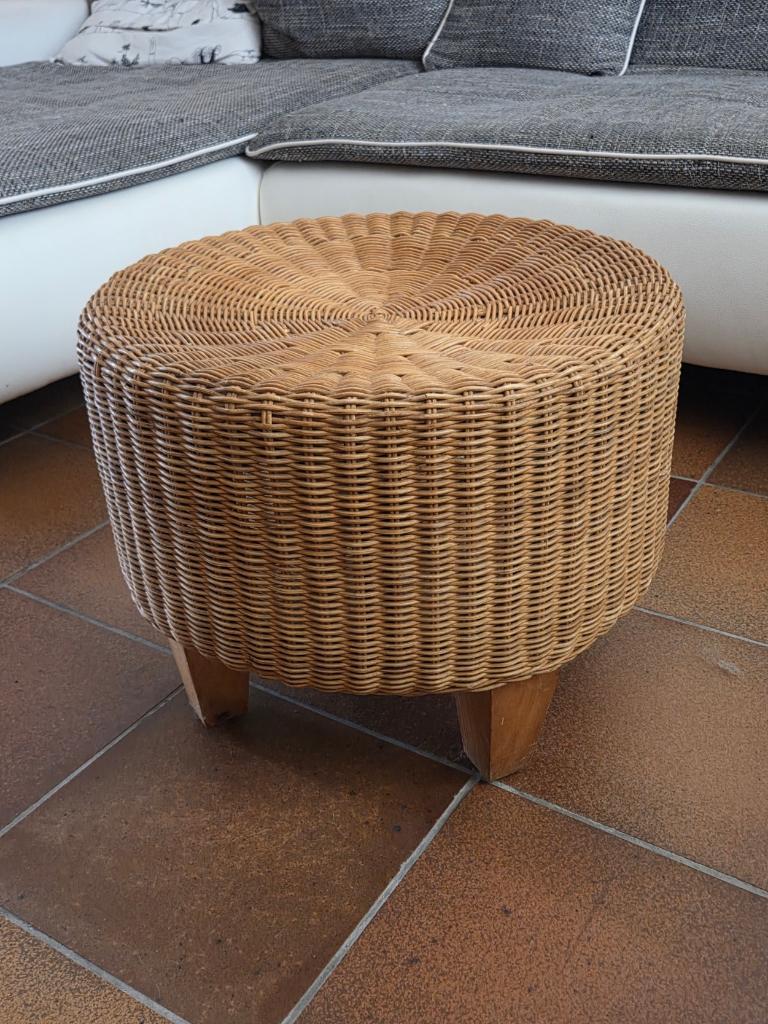 Rotan poef / bijzet tafeltje, Ophalen, Zo goed als nieuw, Rond, Riet of Rotan