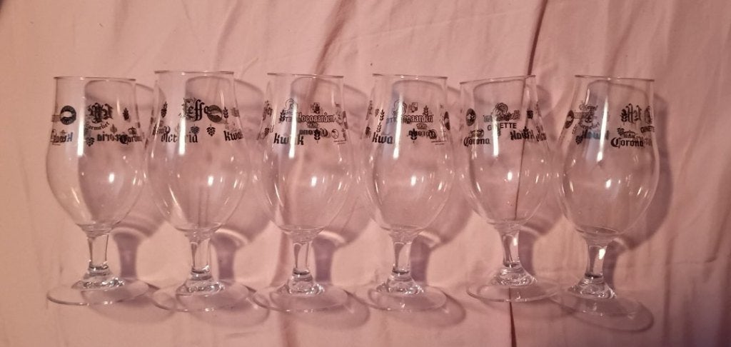 plastieken glazen voor diverse biermerken, Enlèvement ou Envoi