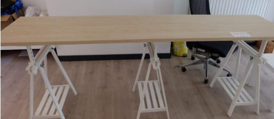 Bureau avec 3 treteaux, Scandinave, 63 cm, Comme neuf, Enlèvement