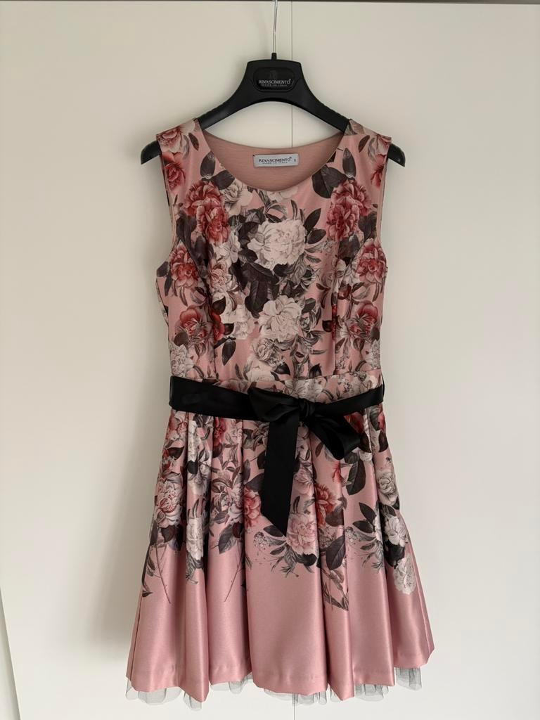 Rinascimento cocktailjurk maat S, Kleding | Dames, Ophalen, Zo goed als nieuw, Cocktailjurk