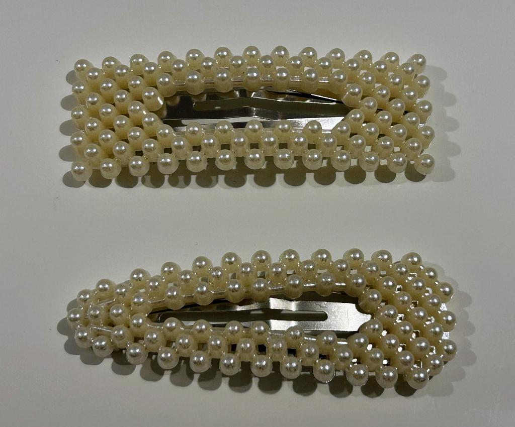 2 witte haarspeldjes met parels, Ophalen of Verzenden, Nieuw, Haarspeld