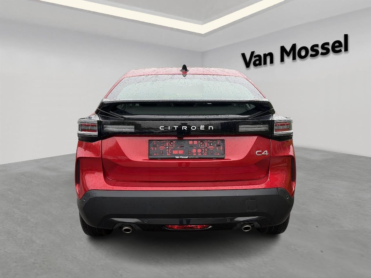 Citroen C4 1.2 PureTech 130 pk Automatic PLUS, Gebruikt, 5 zetels, 5 deurs, 3 cilinders