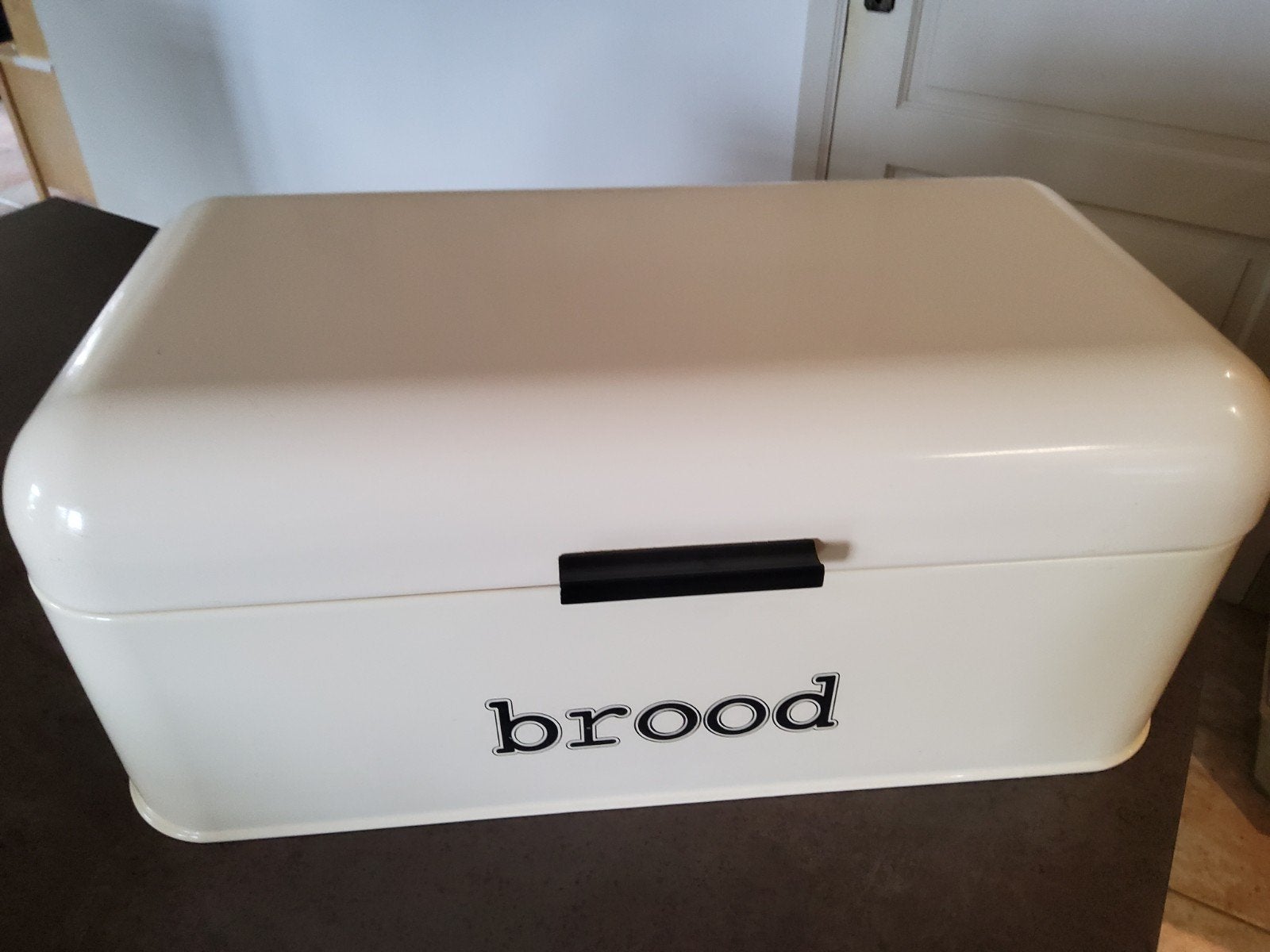 Brooddoos, Ophalen