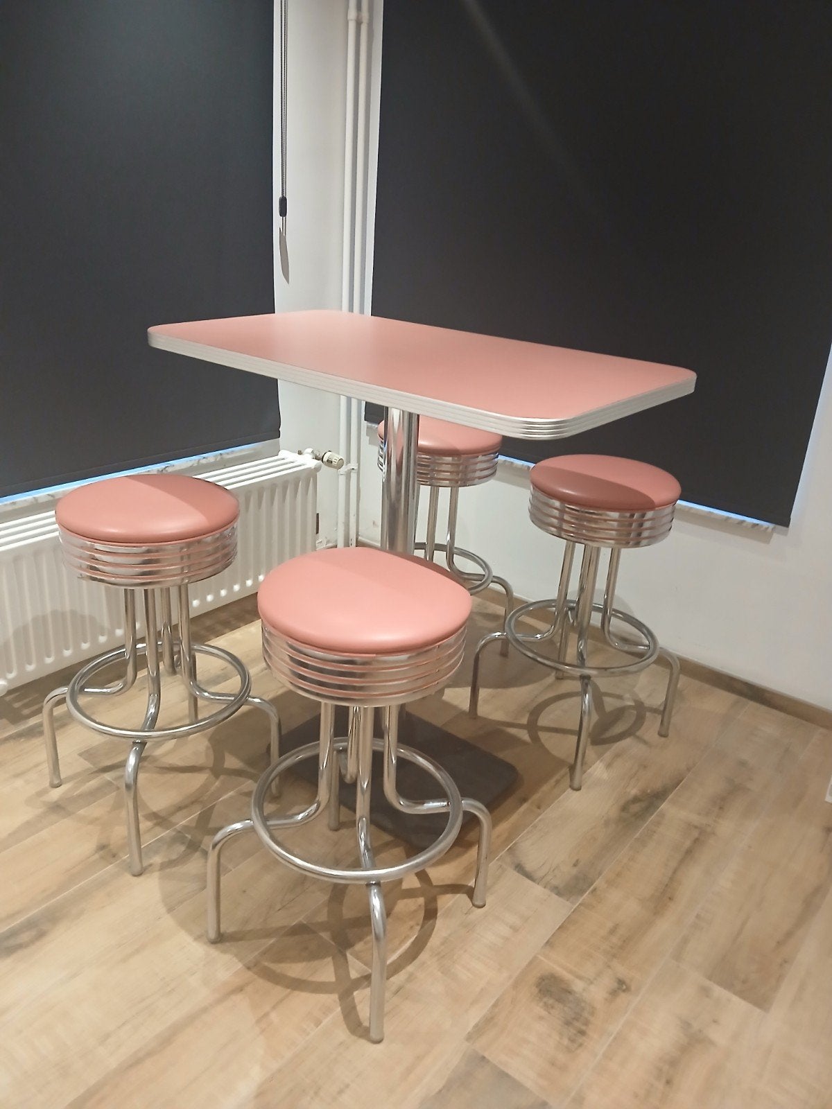 Ensemble vintage tableau haute avec tabourets Jolina, Maison & Meubles, Tabourets de bar, 4 tabourets