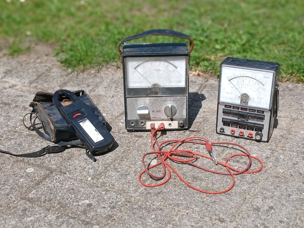 Set van vintage voltmeters, Collections, Appareils électroniques, Enlèvement