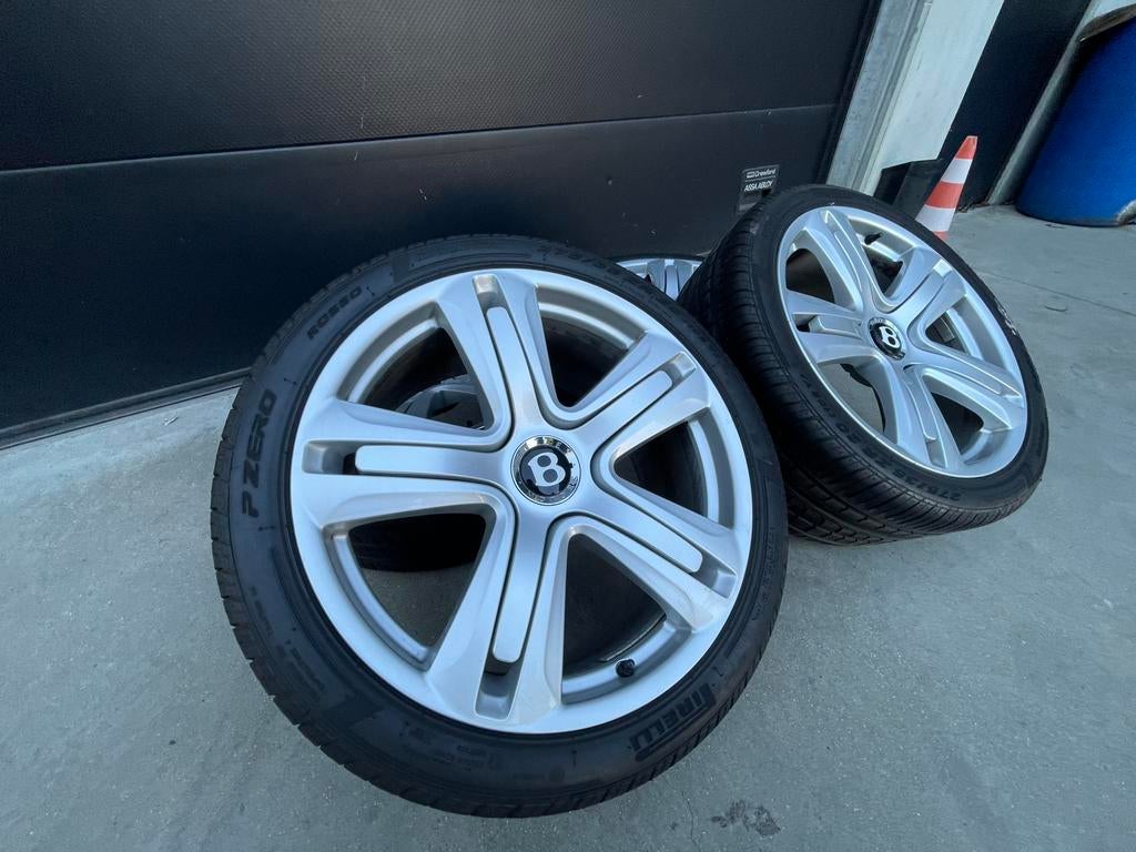 Bentley Velgen 20” 5x112 met Pirelli banden – zoals nieuw, Auto-onderdelen, Banden en Velgen, Ophalen, Band(en), 20 inch, Zomerbanden