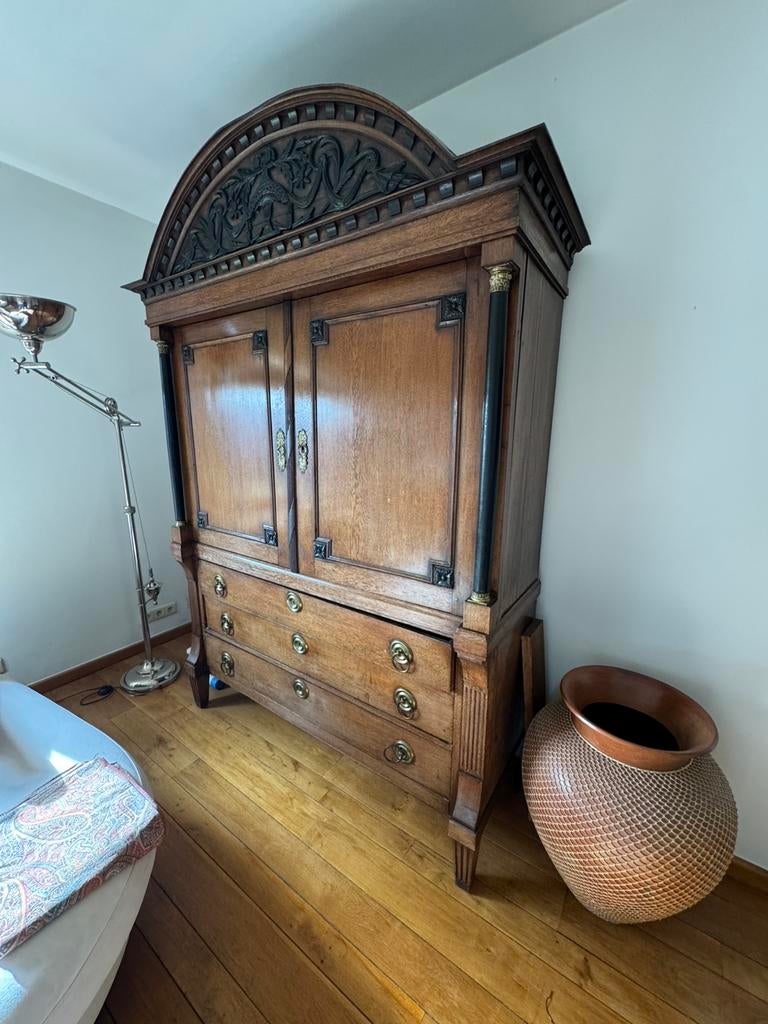 Houten kast, Ophalen