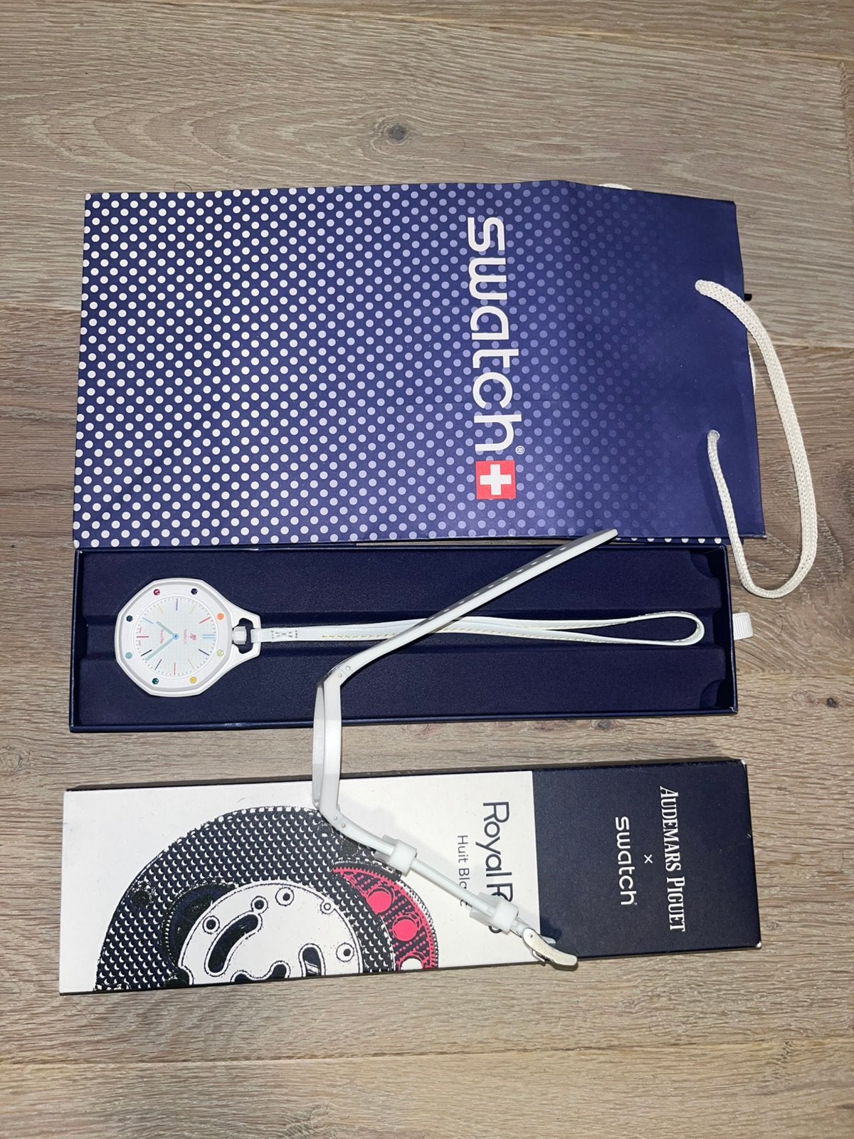 Ap x Swatch blanc, Montre-bracelet, Enlèvement ou Envoi, Swatch, Comme neuf