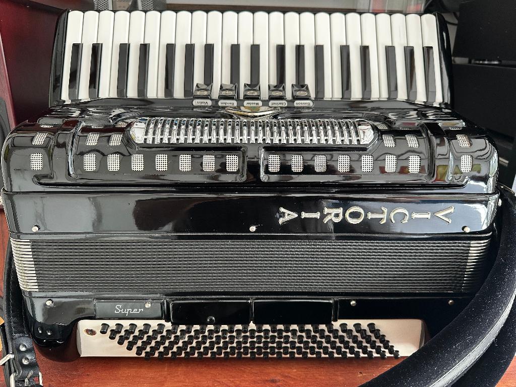 ACCORDEON VICTORIA, Muziek en Instrumenten, Accordeons, Zo goed als nieuw, Toetsaccordeon, 120-bas, Overige merken, Met koffer