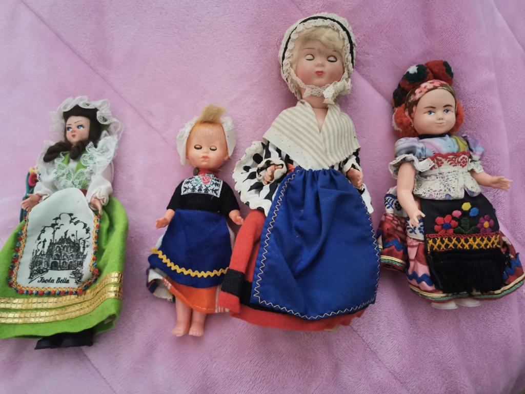 4 belles poupées anciennes, Collections, Enlèvement ou Envoi