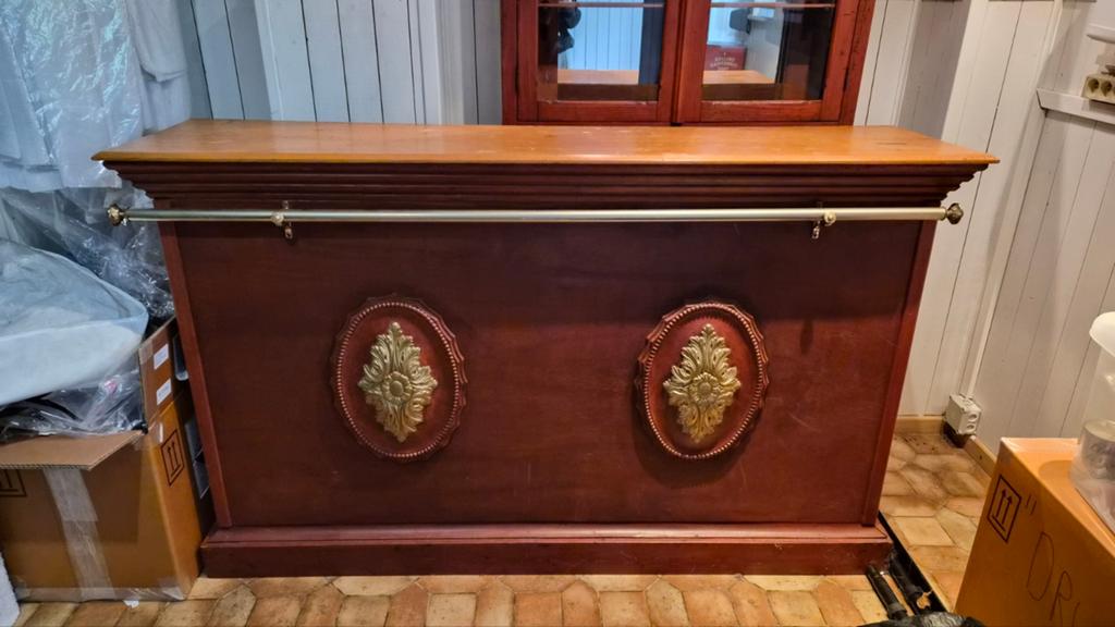 Bar en bois, Enlèvement