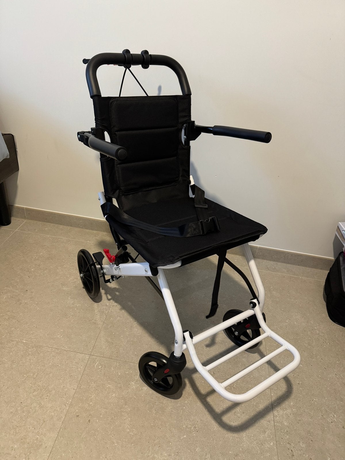 Opvouwbare rolstoel tot 120 kg, Ophalen, Nieuw