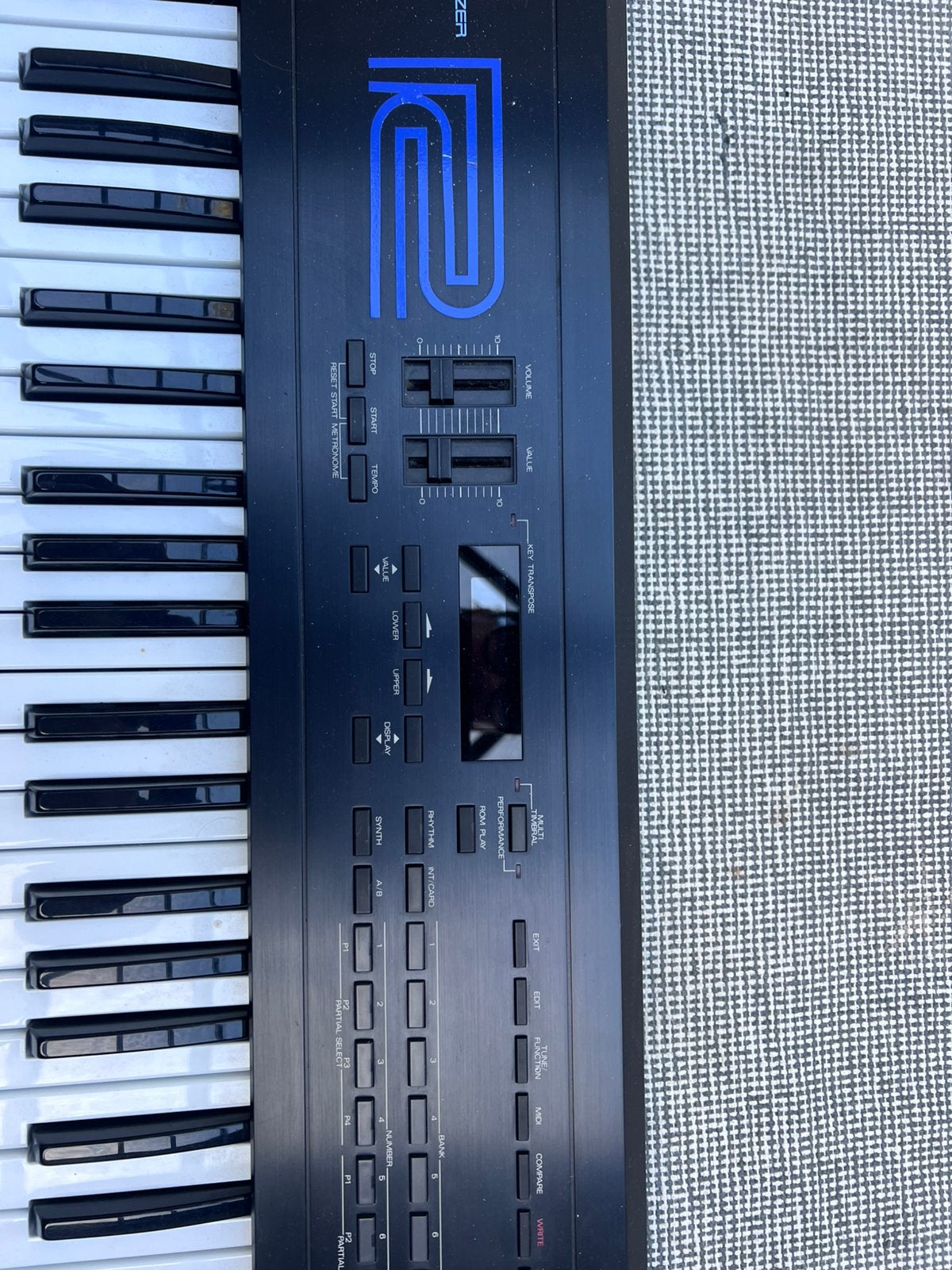 Roland synthesizer g10, Ophalen, Roland, Met standaard, 61 toetsen