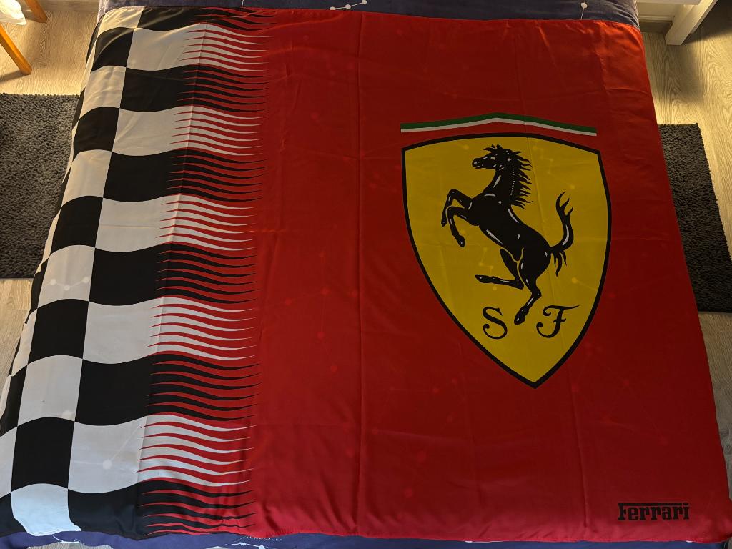Vlag + sleutelhanger Ferrari, Enlèvement, Comme neuf