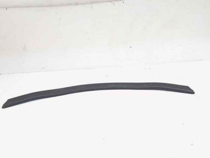 Motorkaprubber van een BMW X1, Auto-onderdelen, Interieur en Bekleding, Gebruikt, -, -, Ophalen of Verzenden