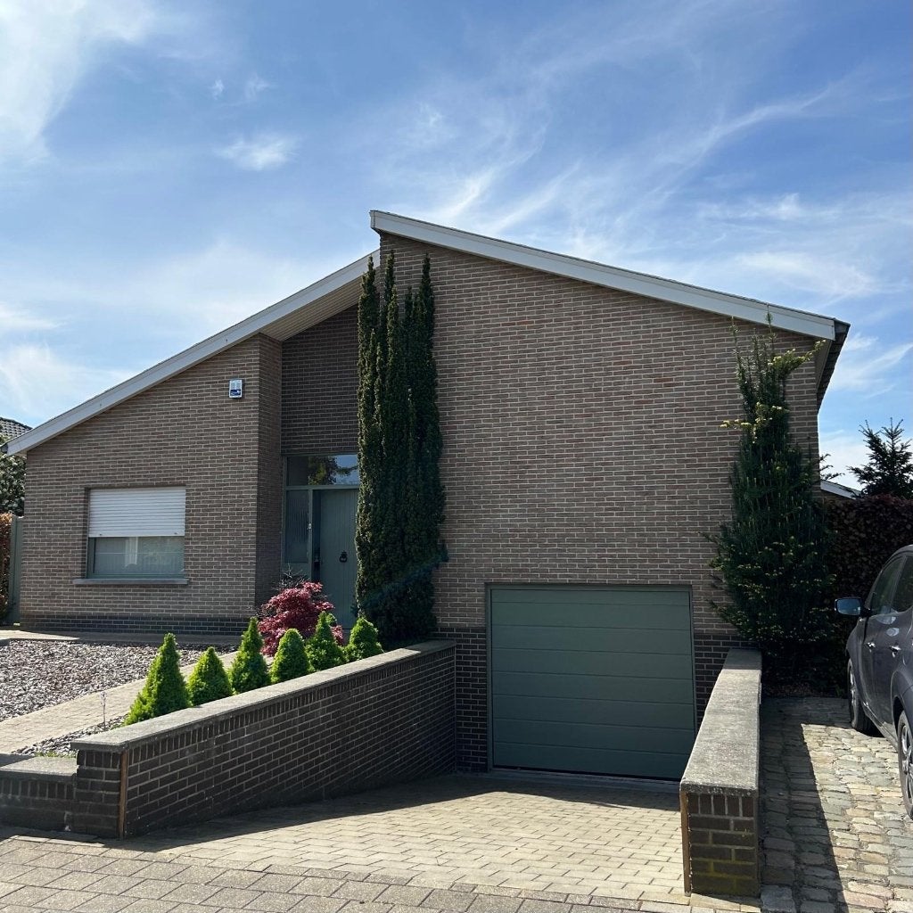 Huis te koop Moorsele met praktijkruimte, Province de Flandre-Occidentale, 500 à 1000 m², 4 pièces, Maison individuelle