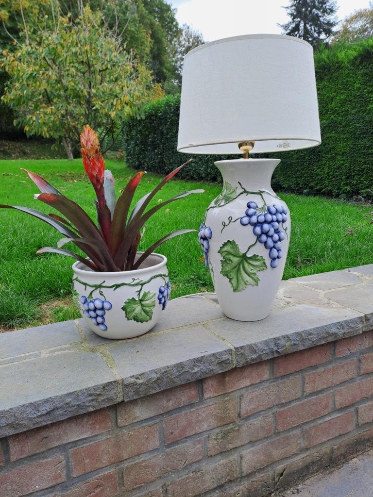Magnifique Lampe et son cache pot en céramique - Vigne, Avec abat-jour, Comme neuf, Céramique, Enlèvement