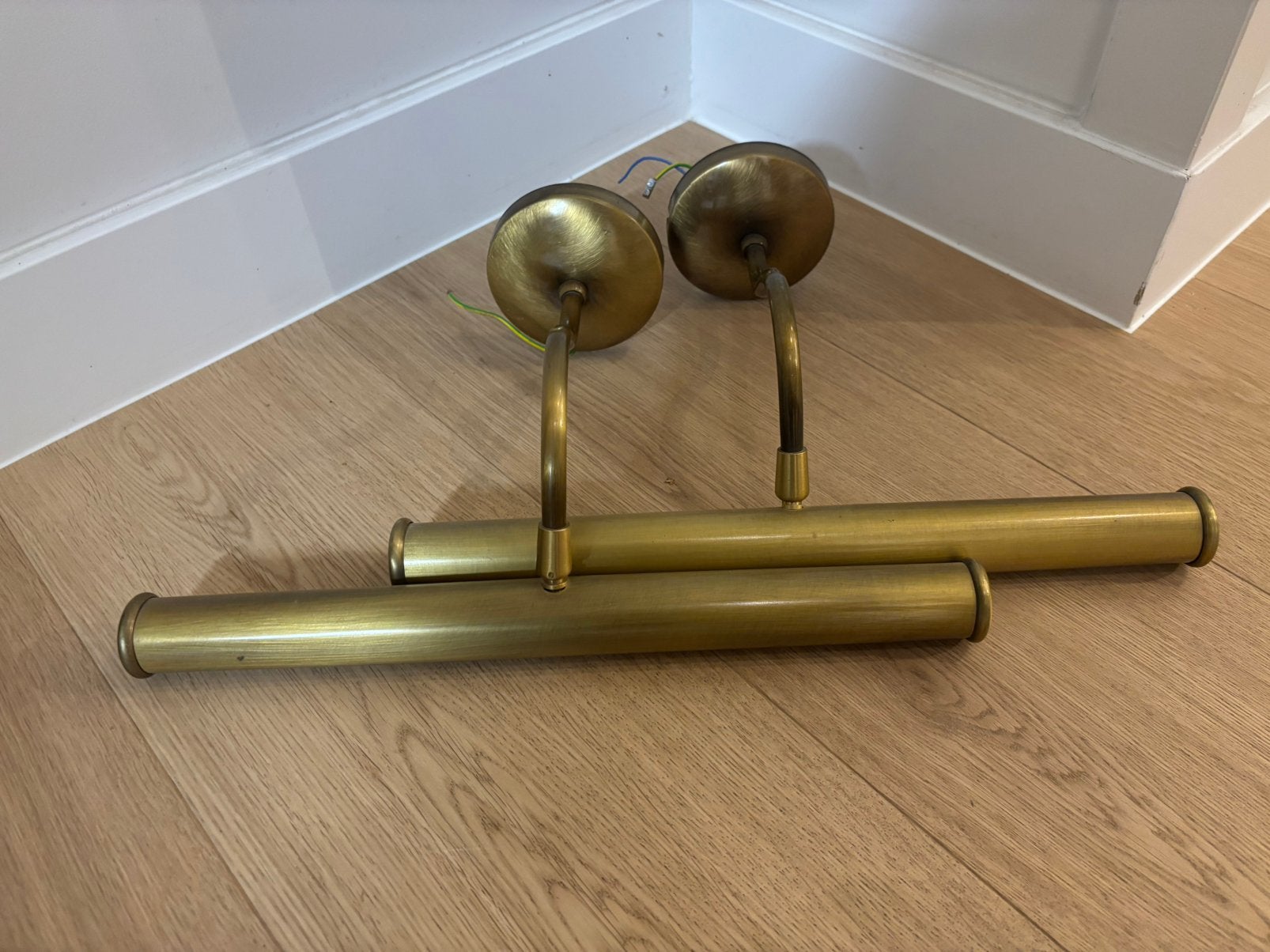 2 appliques pour tableau en laiton, Enlèvement ou Envoi, Utilisé, Autres matériaux, Lampe de miroir ou Lampe de tableau
