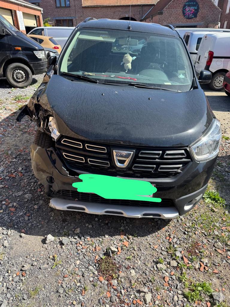 Voiture accidentée 6000€, Enlèvement, Dacia