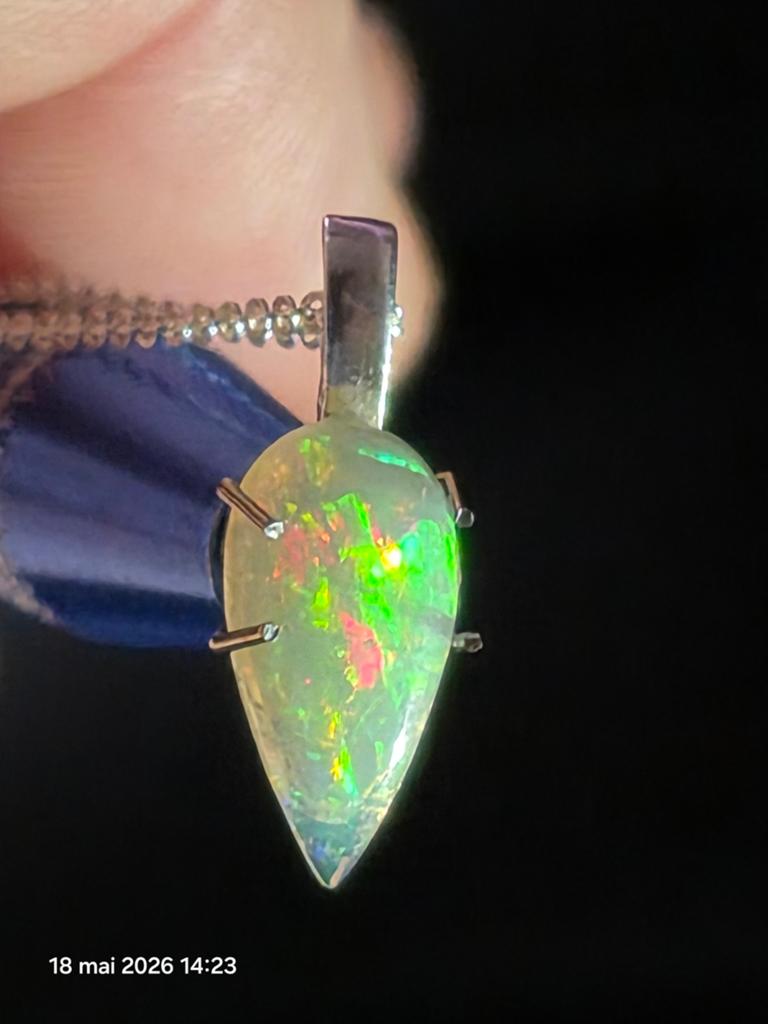 Sterling zilveren hanger met natuurlijke Ethiopische opaal, Ophalen, Nieuw, Met edelsteen, Zilver