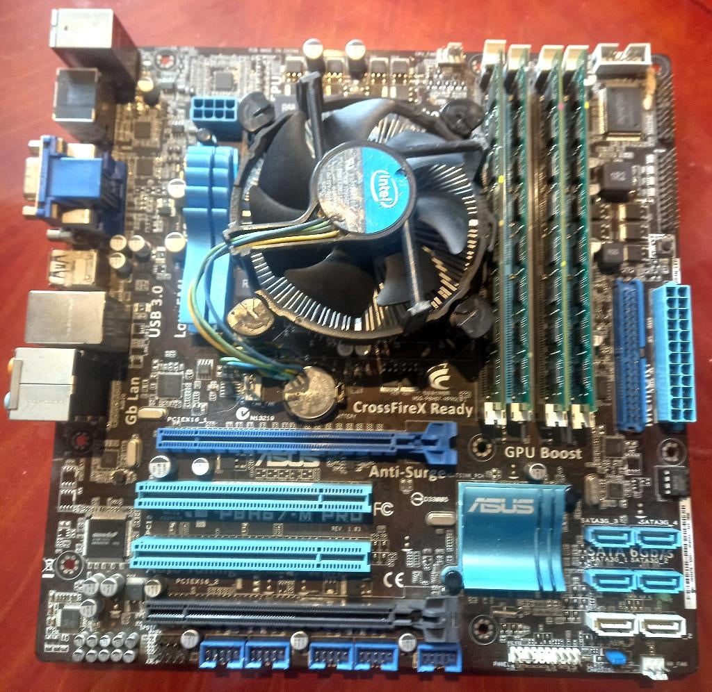 Carte mère ASUS PBH67-M PRO avec Intel Core i3-2100, Computers en Software, Moederborden, Gebruikt, Verzenden, DDR3, Micro-ATX