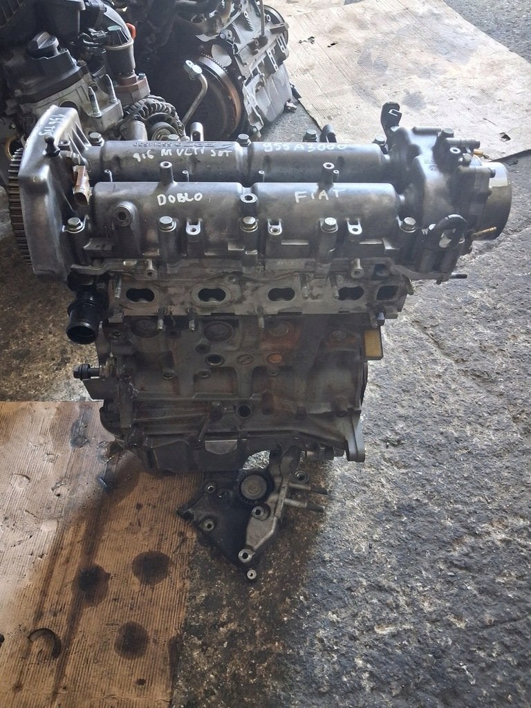 Moteur 955A3000 Nu FIAT PUNTO 500L, Envoi, Utilisé, Skoda