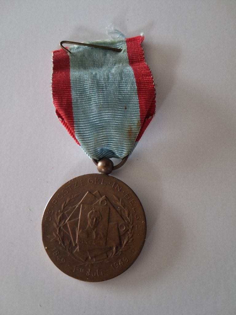 Belgische Herinneringsmedaille voor de Posterijen, Ophalen