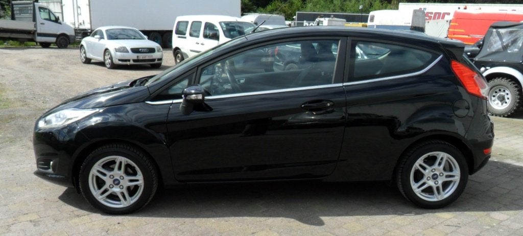Ford Fiesta 1.6 Automaat, Stof, 4 cilinders, Electronic Stability Program (ESP), Zwart