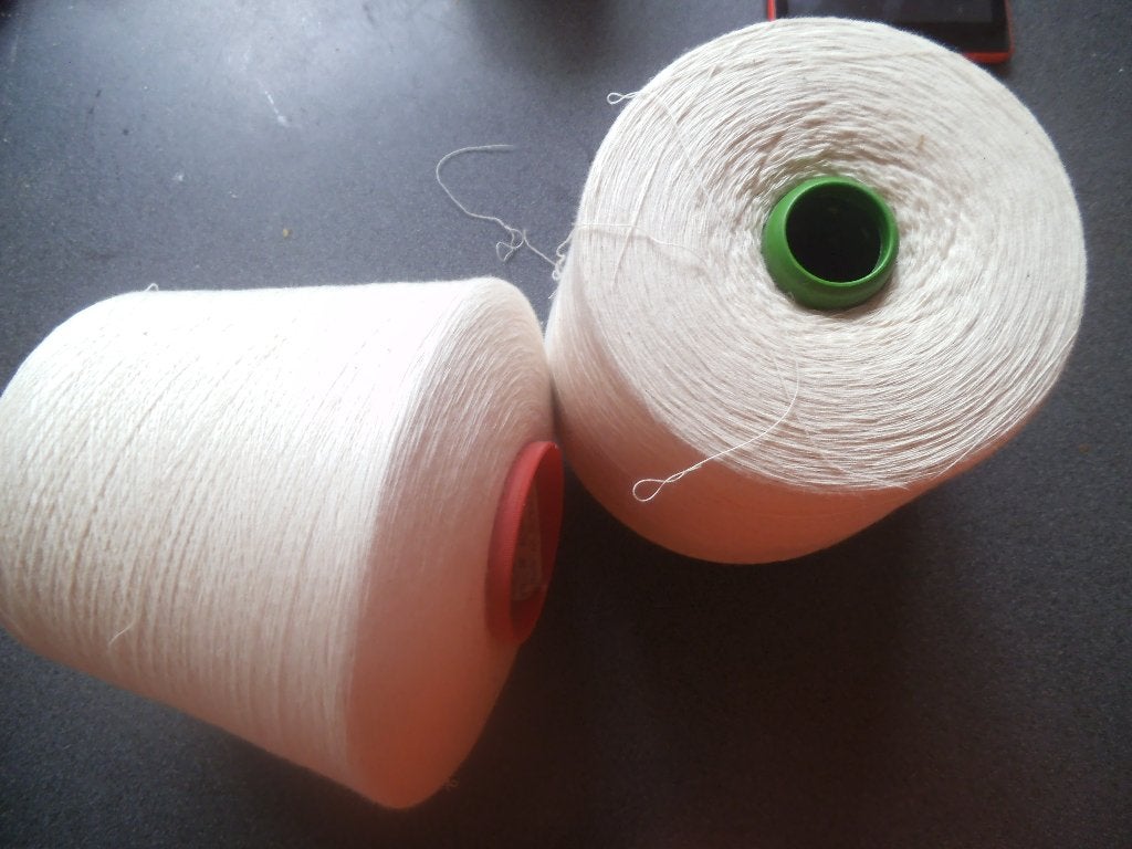 couture au crochet à la main, 2 bobines, Enlèvement ou Envoi, Neuf, Crochet, Laine ou Fils