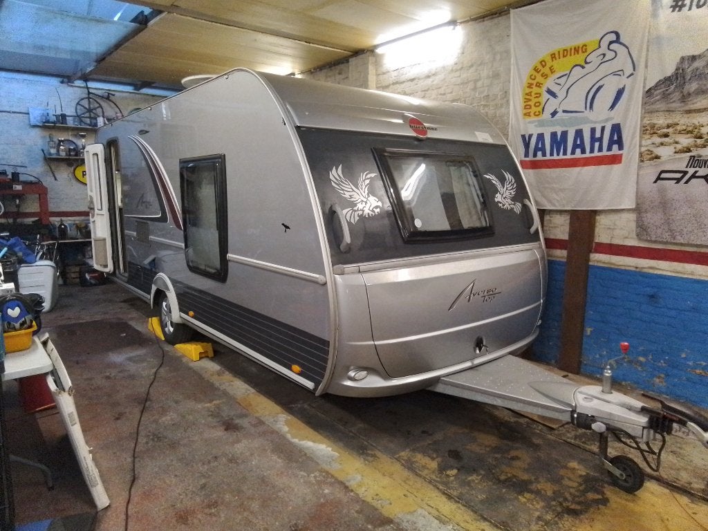 caravan burstner, Caravanes & Camping, Particulier, Roue de secours, Coin salon convertible