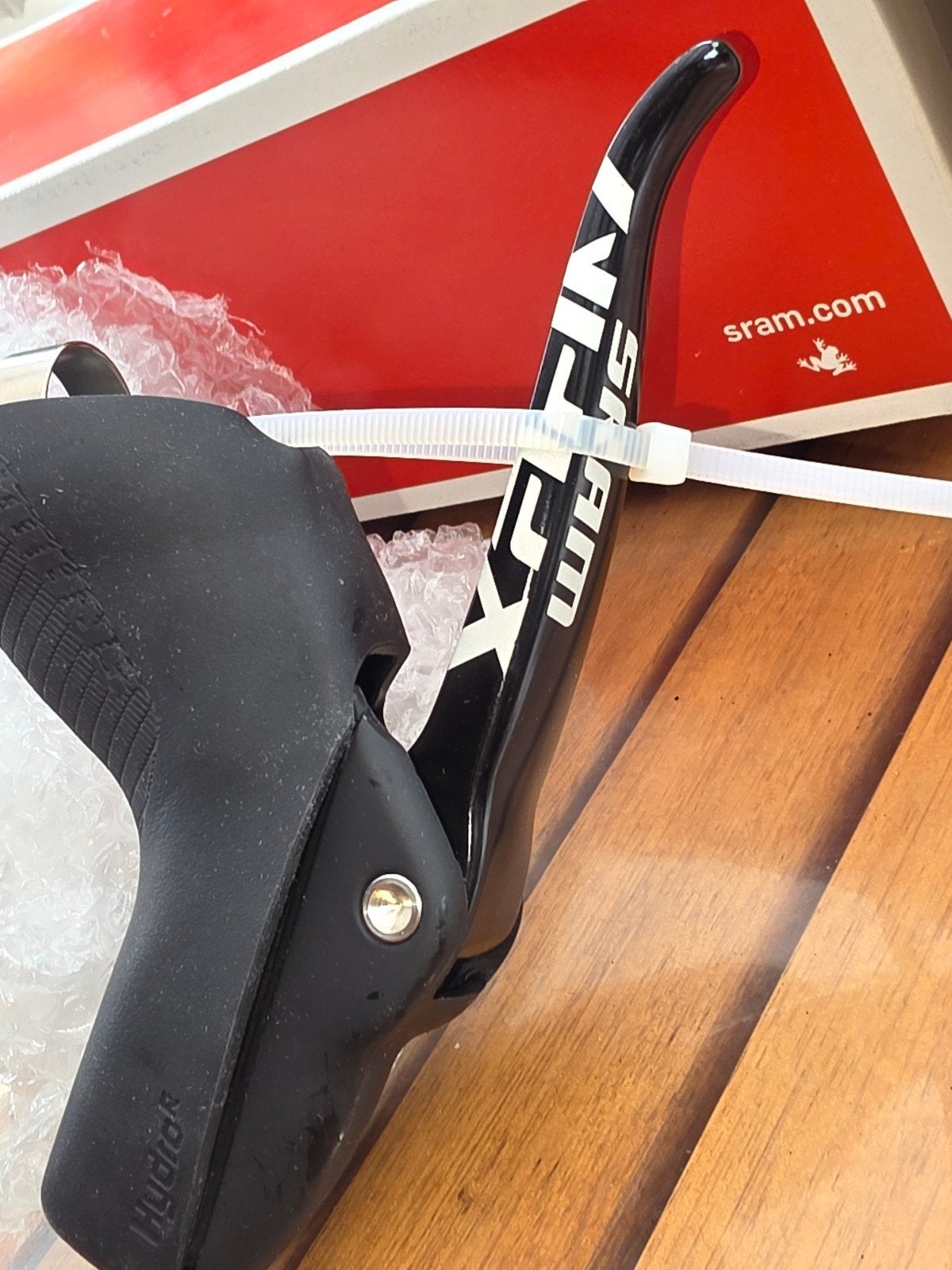 Nieuwe linker remhendel en remklauwset Sram apex 1 11v, Fietsen en Brommers, Ophalen