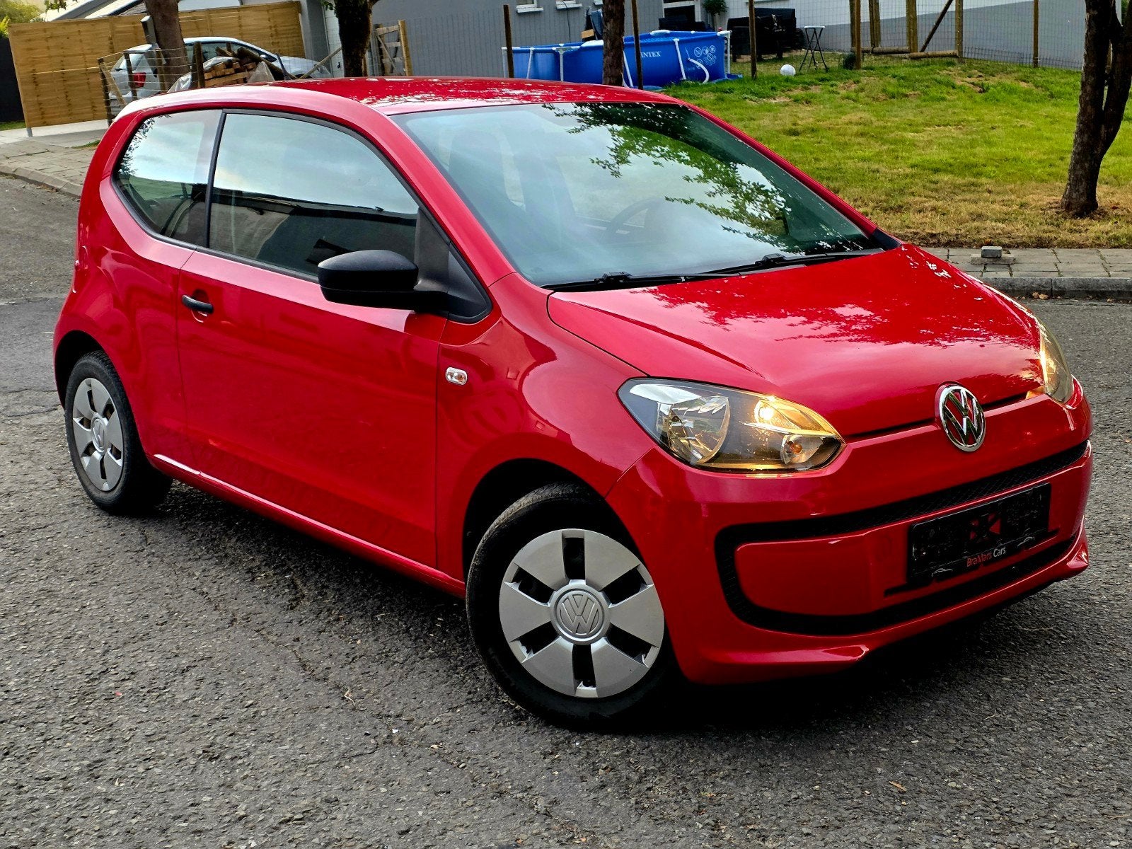 Volkswagen UP ! prêt immatriculée feuilles rosé carpass, Autos, Rouge, Euro 5, Achat, Up!