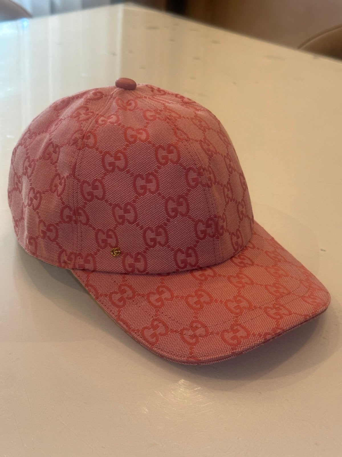 Gucci Pet Dubai Roze, Vêtements | Hommes, Chapeaux & Casquettes, Enlèvement ou Envoi, Comme neuf, Casquette