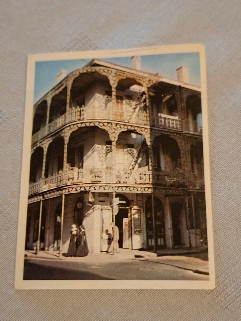 Prentje/Chromo : Old French Carré / Louisiana/Victoria, Verzamelen, Ophalen of Verzenden, Gebruikt, Gebouw, Prent