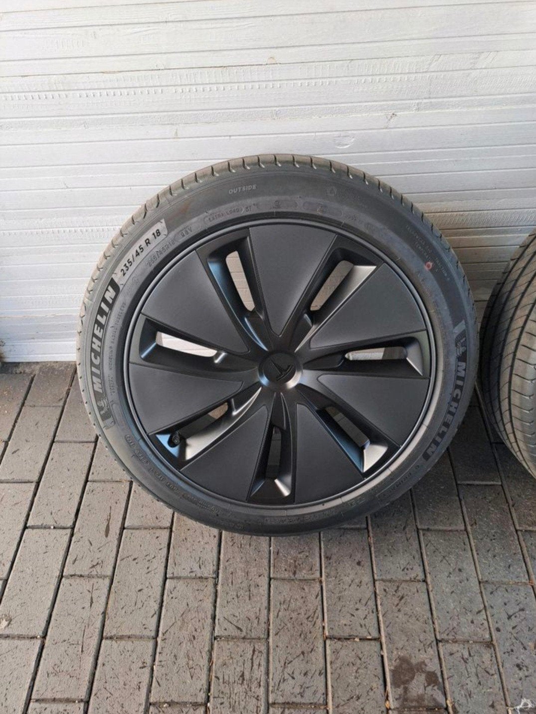 Tesla Model 3 avec pneus d'été Michelin 235 45 18 50 km., Neuf, Pneus et Jantes, Enlèvement ou Envoi, Pneus été