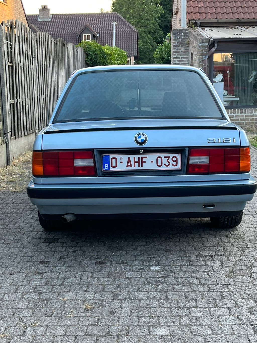 BMW 316i E30, foto 3