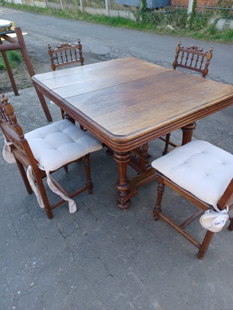 Vierkante antieke tafel met 4 bijhorende stoelen, Antiek en Kunst, Ophalen