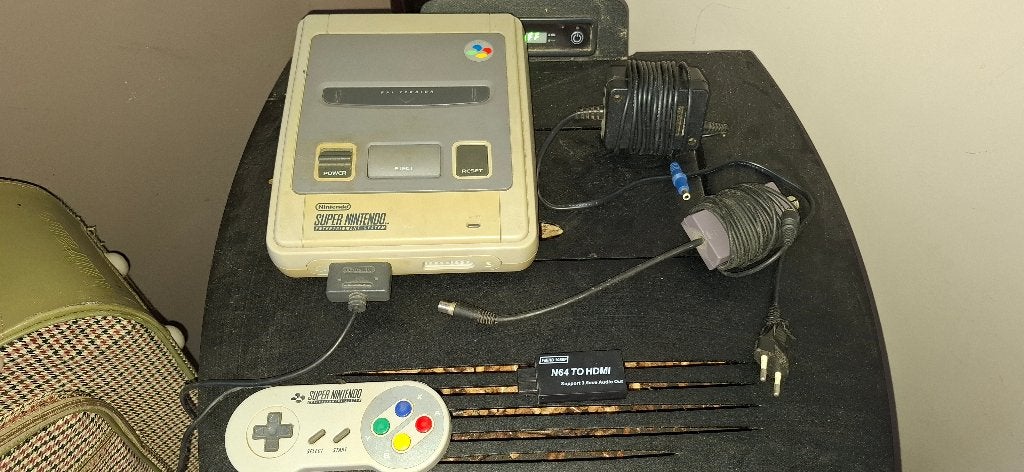 Console Super nintendo, Consoles de jeu & Jeux vidéo, Consoles de jeu | Nintendo Super NES, Enlèvement, Utilisé, Avec 1 manette