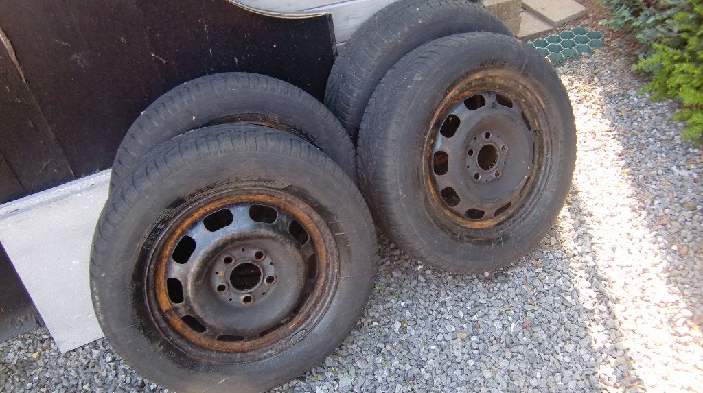 4 Mercedes 190 - 200 serie velgen met winterbanden, Ophalen, Gebruikt, Winterbanden, Band(en)