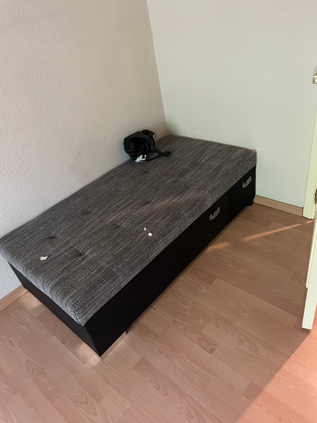Ruime zetel, Ophalen, Zo goed als nieuw