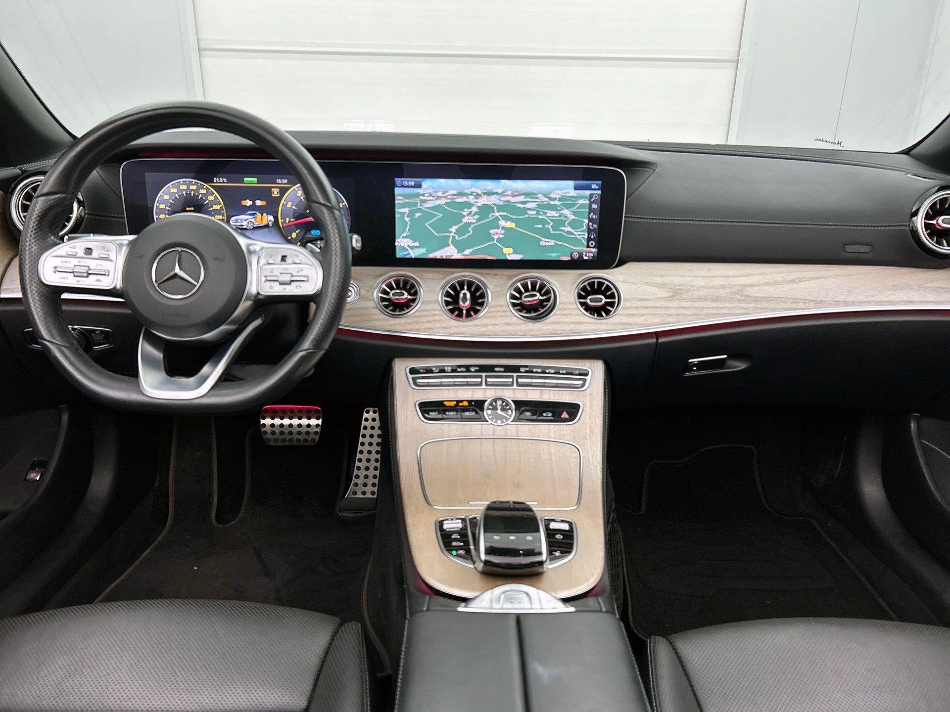 Mercedes-Benz E-Klasse 300 Cabriolet AMG Line | Night Pack |, Autos, Euro 6, Cabriolet, Noir, 2 portes