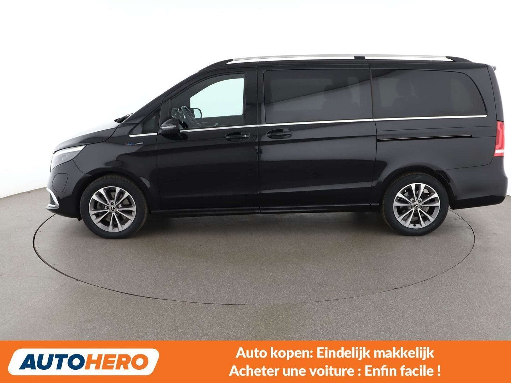 Mercedes-Benz EQV 300 300 lang (bj 2022, automaat), 4 deurs, Gebruikt, Overige modellen, https://public.car-pass.be/vhr/8c1f8a48-1d34-4c85-a5e9-b07a53916945